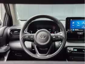 Toyota Yaris (2025) thumbnail 4