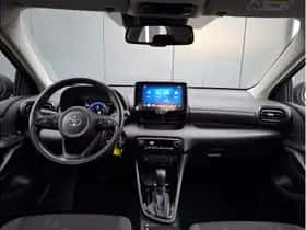 Toyota Yaris (2025) thumbnail 2