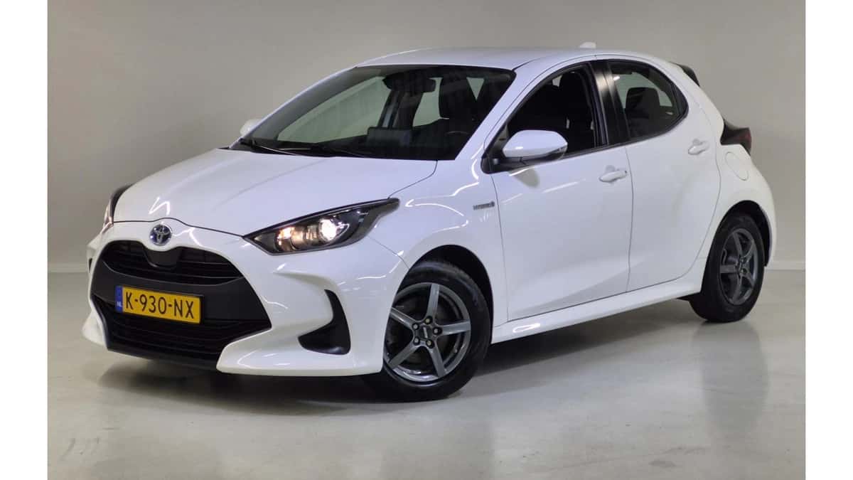 Toyota Yaris (2021) — foto 1