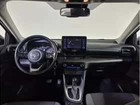 Toyota Yaris (2021) thumbnail 2
