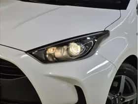Toyota Yaris (2021) thumbnail 4