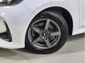 Toyota Yaris (2021) thumbnail 5