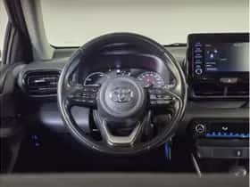 Toyota Yaris (2021) thumbnail 8