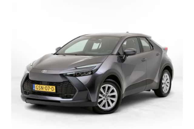 Toyota C-HR (2024) thumbnail 1