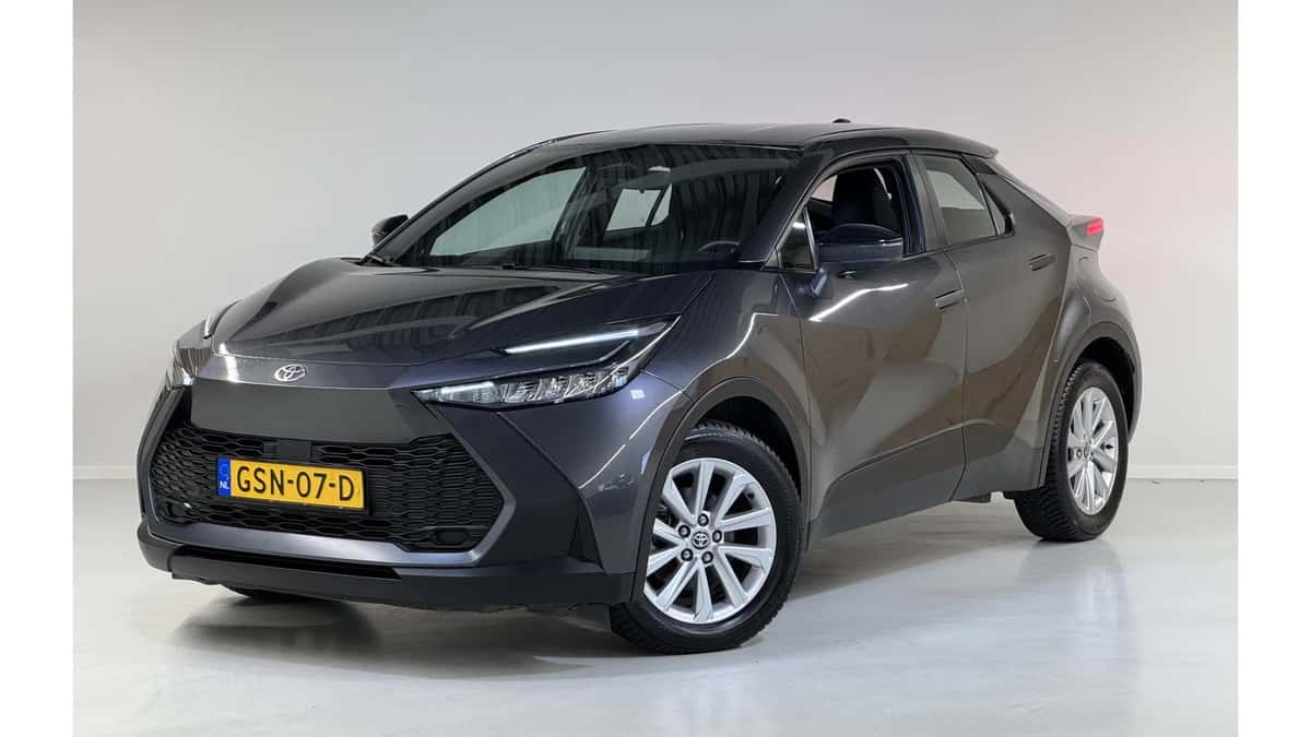 Toyota C-HR (2024) — foto 1