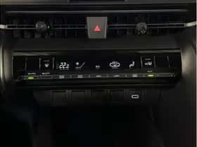Toyota C-HR (2024) thumbnail 15