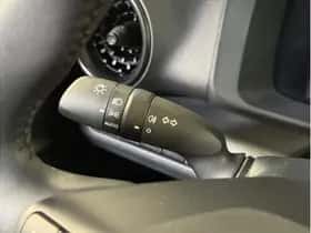 Toyota C-HR (2024) thumbnail 19