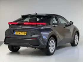 Toyota C-HR (2024) thumbnail 3