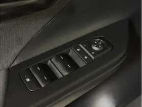 Toyota C-HR (2024) thumbnail 22