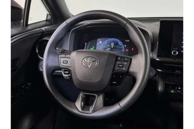 Toyota C-HR (2024) thumbnail 4