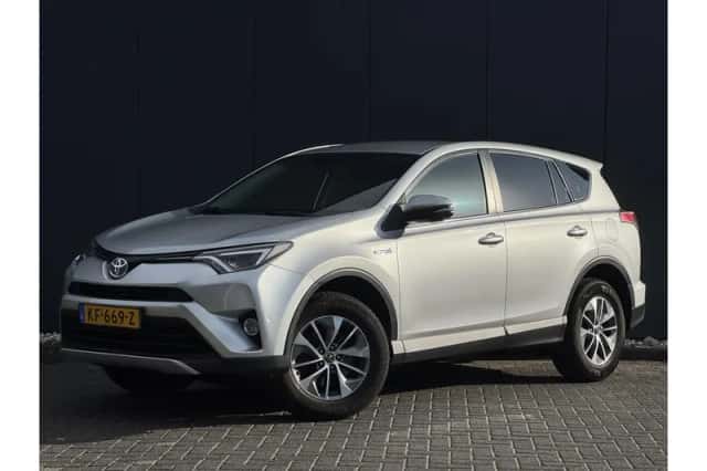 Toyota RAV4 (2016) thumbnail 1