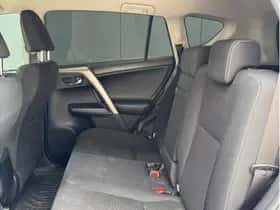 Toyota RAV4 (2016) thumbnail 12