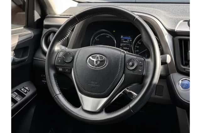 Toyota RAV4 (2016) thumbnail 4