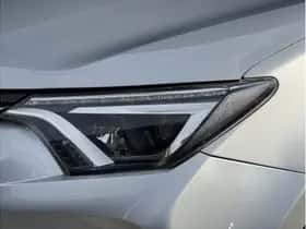 Toyota RAV4 (2016) thumbnail 6