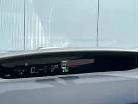 Toyota Prius (2013) thumbnail 16