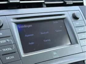 Toyota Prius (2013) thumbnail 17
