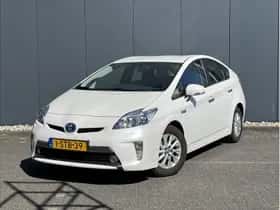 Toyota Prius (2013) thumbnail 3