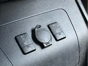 Toyota Prius (2013) thumbnail 22