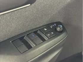 Toyota Yaris (2022) thumbnail 14