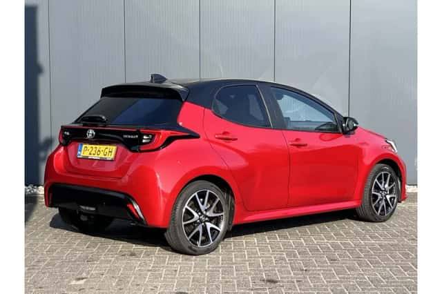 Toyota Yaris (2022) thumbnail 3