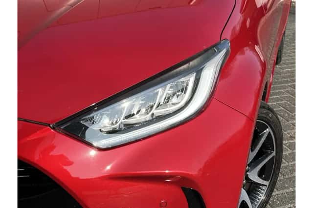 Toyota Yaris (2022) thumbnail 4