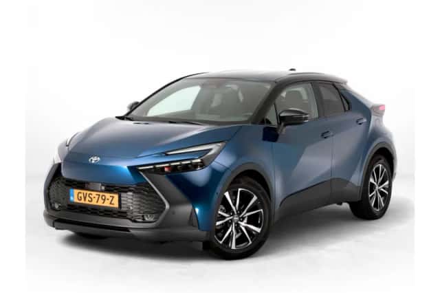 Toyota C-HR (2024) thumbnail 1