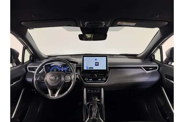Toyota Corolla (2024) thumbnail 2