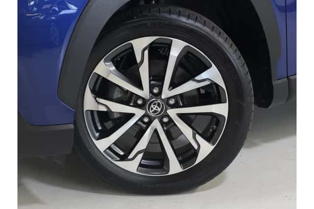 Toyota Corolla (2024) thumbnail 5