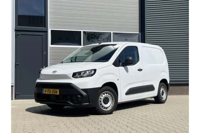 Toyota Proace (2024) thumbnail 1