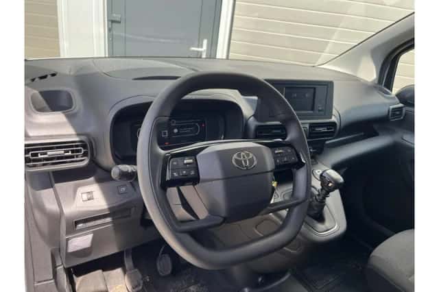 Toyota Proace (2024) thumbnail 2