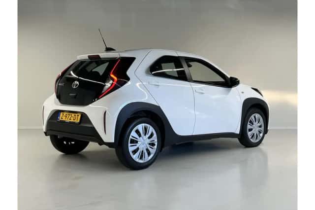 Toyota Aygo X (2024) thumbnail 3