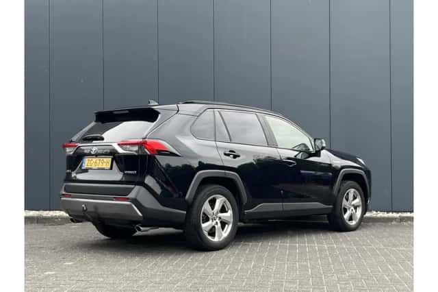 Toyota RAV4 (2019) thumbnail 3