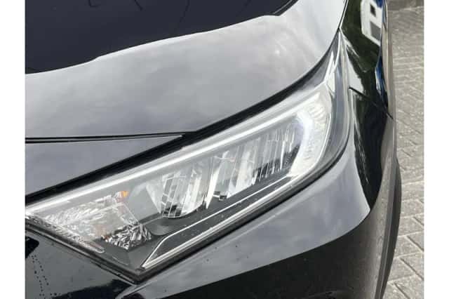 Toyota RAV4 (2019) thumbnail 4