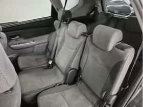 Toyota Prius (2012) thumbnail 12