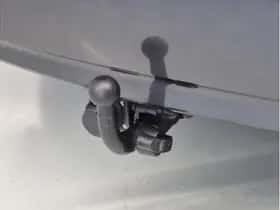 Toyota Prius (2012) thumbnail 6