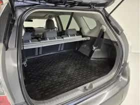 Toyota Prius (2012) thumbnail 7