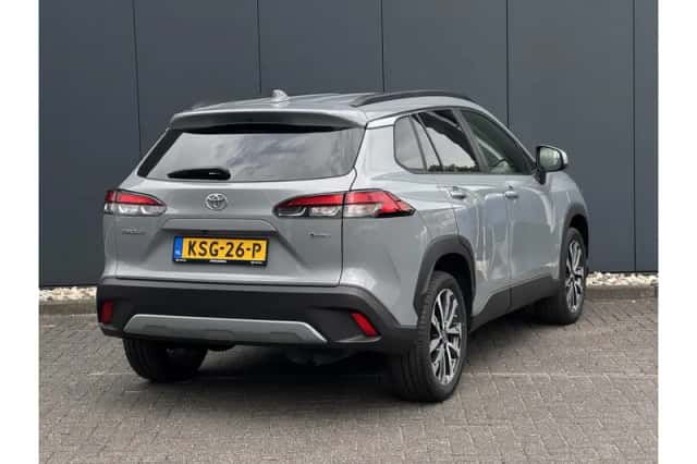 Toyota Corolla Cross (2024) thumbnail 3