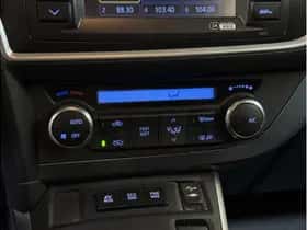 Toyota Auris (2013) thumbnail 14