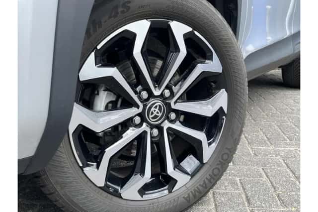 Toyota Yaris Cross (2025) thumbnail 6