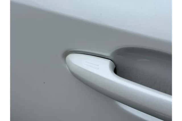 Toyota RAV4 (2024) thumbnail 5