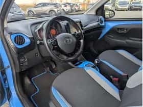 Toyota Aygo (2016) thumbnail 16