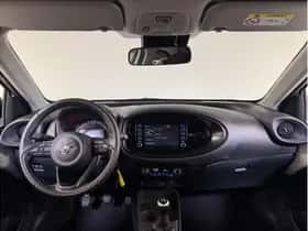 Toyota Aygo X (2023) thumbnail 2