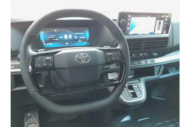 Toyota Proace (2024) thumbnail 3