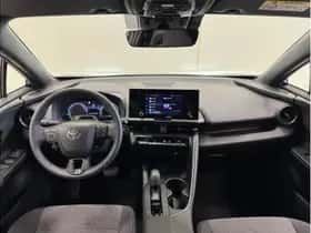Toyota C-HR (2025) thumbnail 2