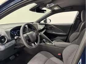 Toyota C-HR (2025) thumbnail 12