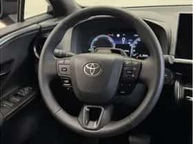 Toyota C-HR (2025) thumbnail 4