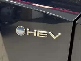 Toyota C-HR (2025) thumbnail 9