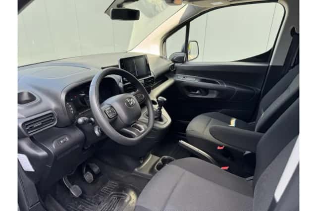 Toyota Proace (2024) thumbnail 2