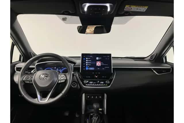 Toyota Corolla (2023) thumbnail 2