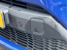 Toyota C-HR (2021) thumbnail 6